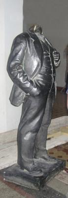 Прикрепленное изображение: 4 Статуя Ленина (голова съемная) Центральный музей Тавриды.jpg